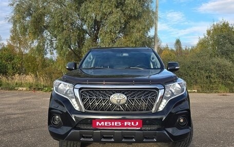 Toyota Land Cruiser Prado 150 рестайлинг 2, 2017 год, 4 500 000 рублей, 16 фотография