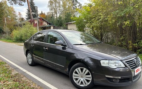 Volkswagen Passat B6, 2008 год, 560 000 рублей, 2 фотография
