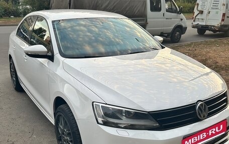 Volkswagen Jetta VI, 2015 год, 1 400 000 рублей, 5 фотография