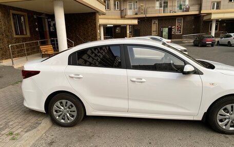 KIA Rio IV, 2022 год, 1 650 000 рублей, 6 фотография