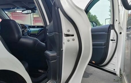 Toyota Camry, 2019 год, 2 799 000 рублей, 6 фотография