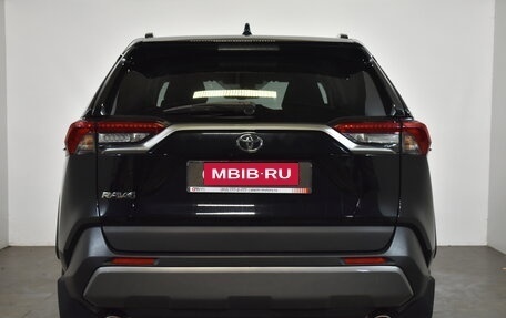 Toyota RAV4, 2021 год, 2 999 000 рублей, 5 фотография