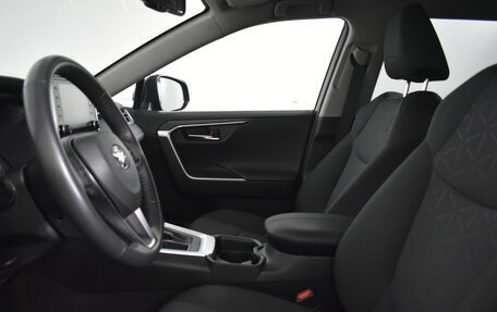 Toyota RAV4, 2021 год, 2 999 000 рублей, 9 фотография