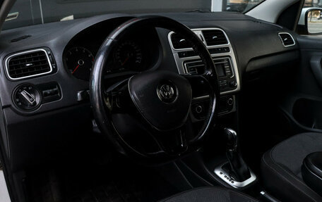 Volkswagen Polo VI (EU Market), 2015 год, 565 000 рублей, 11 фотография