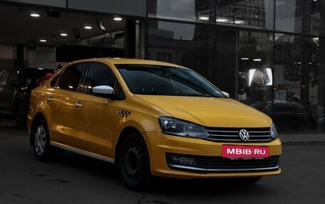 Volkswagen Polo VI (EU Market), 2015 год, 565 000 рублей, 3 фотография