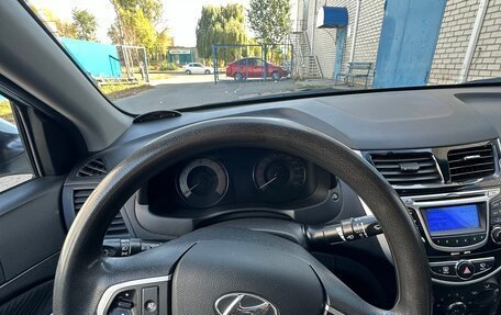 Hyundai Solaris II рестайлинг, 2013 год, 910 000 рублей, 11 фотография
