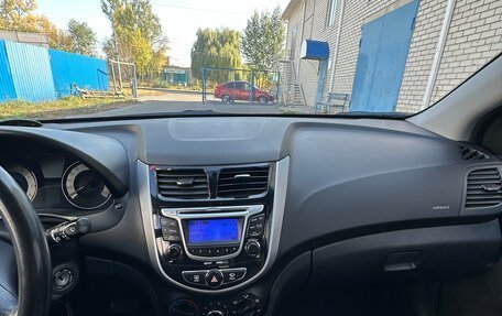 Hyundai Solaris II рестайлинг, 2013 год, 910 000 рублей, 12 фотография