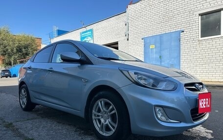 Hyundai Solaris II рестайлинг, 2013 год, 910 000 рублей, 2 фотография