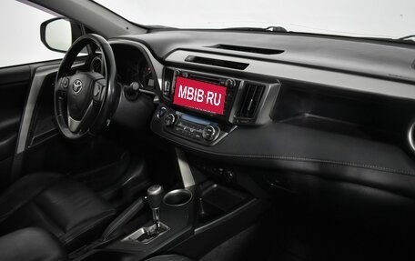 Toyota RAV4, 2015 год, 1 700 000 рублей, 15 фотография
