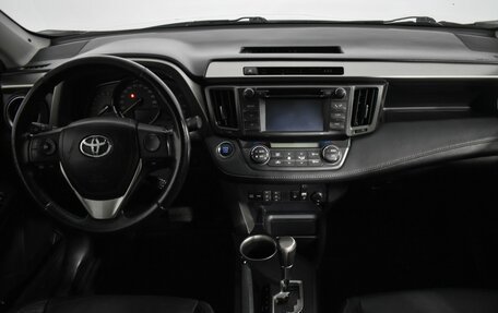Toyota RAV4, 2015 год, 1 700 000 рублей, 16 фотография