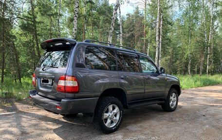 Toyota Land Cruiser 100 рестайлинг 2, 2006 год, 3 200 000 рублей, 5 фотография