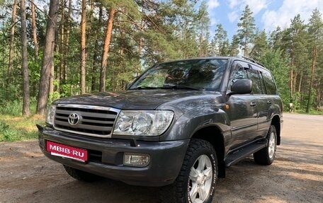 Toyota Land Cruiser 100 рестайлинг 2, 2006 год, 3 200 000 рублей, 4 фотография
