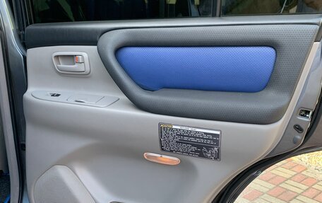 Toyota Land Cruiser 100 рестайлинг 2, 2006 год, 3 200 000 рублей, 16 фотография