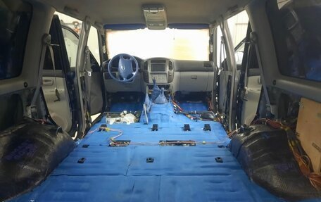 Toyota Land Cruiser 100 рестайлинг 2, 2006 год, 3 200 000 рублей, 39 фотография