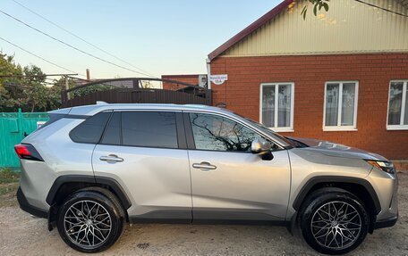 Toyota RAV4, 2022 год, 2 850 000 рублей, 3 фотография