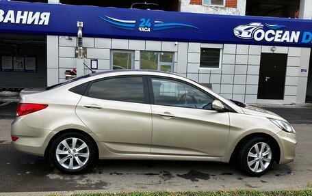 Hyundai Solaris II рестайлинг, 2010 год, 700 000 рублей, 4 фотография