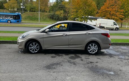 Hyundai Solaris II рестайлинг, 2010 год, 700 000 рублей, 6 фотография