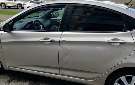 Hyundai Solaris II рестайлинг, 2010 год, 700 000 рублей, 9 фотография