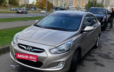 Hyundai Solaris II рестайлинг, 2010 год, 700 000 рублей, 7 фотография