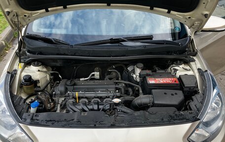 Hyundai Solaris II рестайлинг, 2010 год, 700 000 рублей, 20 фотография