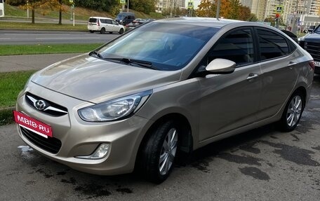 Hyundai Solaris II рестайлинг, 2010 год, 700 000 рублей, 11 фотография