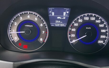 Hyundai Solaris II рестайлинг, 2010 год, 700 000 рублей, 22 фотография
