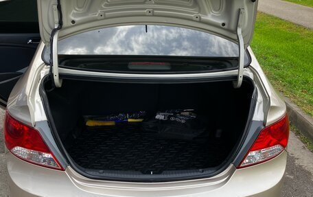 Hyundai Solaris II рестайлинг, 2010 год, 700 000 рублей, 21 фотография