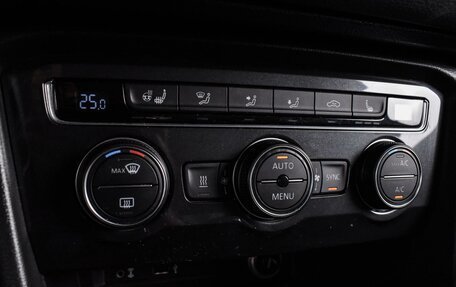 Volkswagen Tiguan II, 2017 год, 2 698 000 рублей, 14 фотография