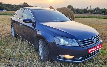 Volkswagen Passat B7, 2011 год, 880 000 рублей, 13 фотография