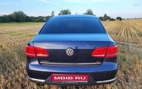 Volkswagen Passat B7, 2011 год, 880 000 рублей, 14 фотография