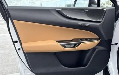 Lexus NX, 2025 год, 7 600 000 рублей, 15 фотография