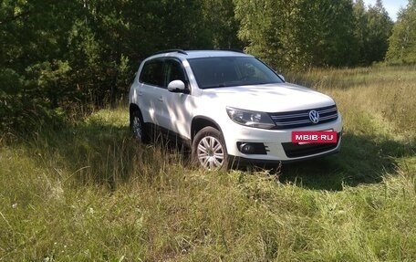 Volkswagen Tiguan I, 2012 год, 987 000 рублей, 2 фотография