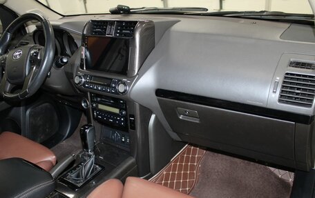 Toyota Land Cruiser Prado 150 рестайлинг 2, 2010 год, 2 370 000 рублей, 8 фотография