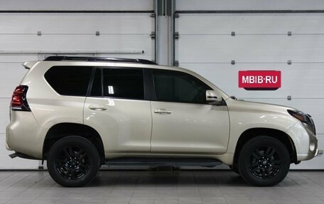 Toyota Land Cruiser Prado 150 рестайлинг 2, 2010 год, 2 370 000 рублей, 5 фотография
