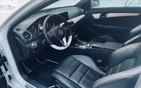 Mercedes-Benz C-Класс, 2011 год, 1 400 000 рублей, 11 фотография