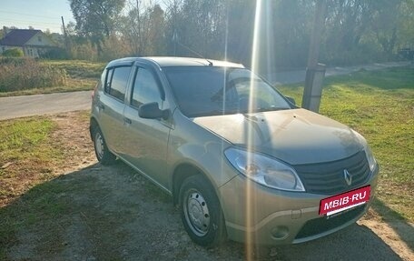 Renault Sandero I, 2013 год, 370 000 рублей, 2 фотография