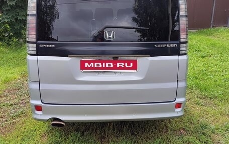 Honda Stepwgn II рестайлинг, 2003 год, 800 000 рублей, 16 фотография