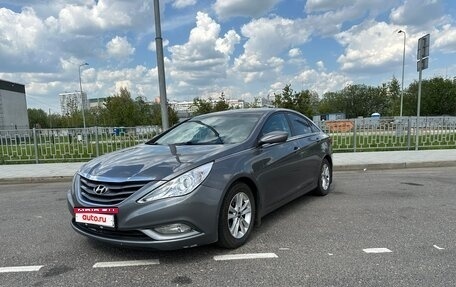 Hyundai Sonata VI, 2010 год, 990 000 рублей, 1 фотография