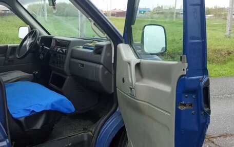 Volkswagen Transporter T4, 2002 год, 615 000 рублей, 2 фотография
