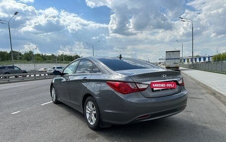 Hyundai Sonata VI, 2010 год, 990 000 рублей, 4 фотография