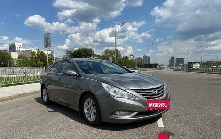 Hyundai Sonata VI, 2010 год, 990 000 рублей, 3 фотография