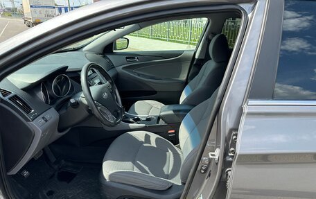 Hyundai Sonata VI, 2010 год, 990 000 рублей, 7 фотография