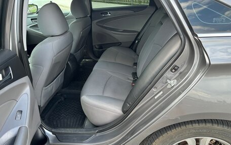 Hyundai Sonata VI, 2010 год, 990 000 рублей, 8 фотография