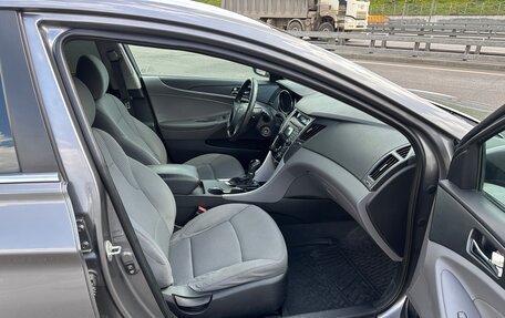 Hyundai Sonata VI, 2010 год, 990 000 рублей, 9 фотография