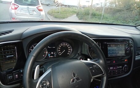 Mitsubishi Outlander III рестайлинг 3, 2013 год, 1 100 000 рублей, 5 фотография