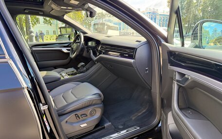 Volkswagen Touareg III, 2018 год, 6 450 000 рублей, 5 фотография