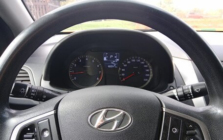 Hyundai Solaris II рестайлинг, 2015 год, 960 000 рублей, 10 фотография