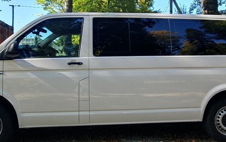 Volkswagen Caravelle T6 рестайлинг, 2019 год, 3 200 000 рублей, 3 фотография