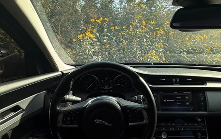 Jaguar XF II, 2017 год, 2 350 000 рублей, 10 фотография