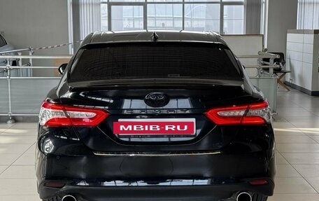 Toyota Camry, 2018 год, 2 700 000 рублей, 7 фотография